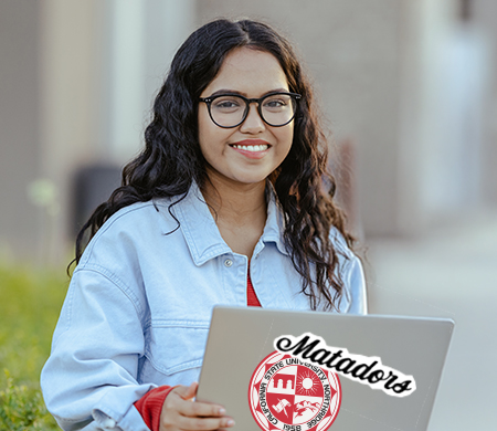 A female CSUN student with a laptop